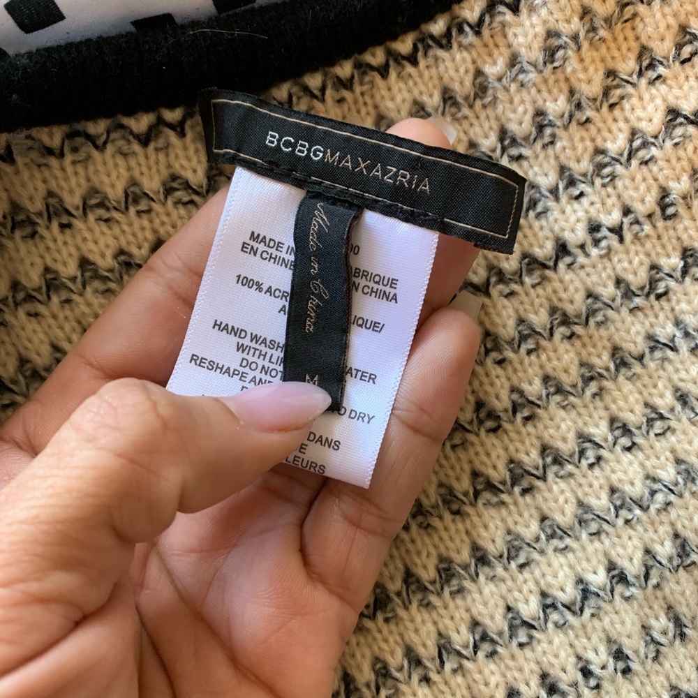 BCBGMaxAzria SHRUG - Picture 3 of 7